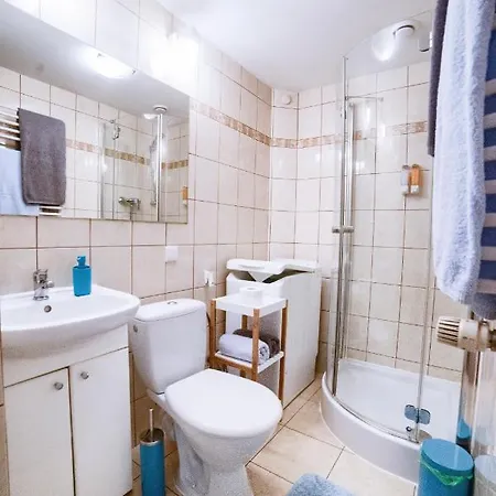 Quiet & Comfortable Old Apartment