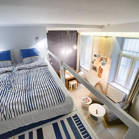 Apartament Quiet & Comfortable Old *