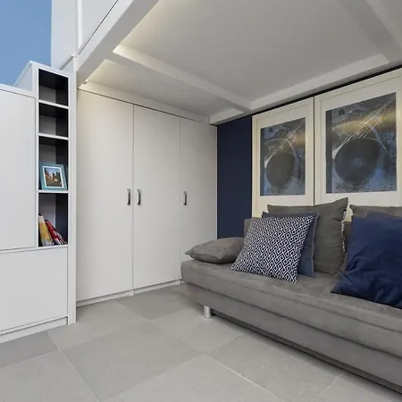 Quiet & Comfortable Old *